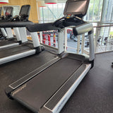 Life Fitness Discover SE3 95T Treadmill Elevation