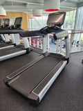 Life Fitness Discover SE3 95T Treadmill Elevation