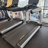 Life Fitness Discover SE3 95T Treadmill Elevation