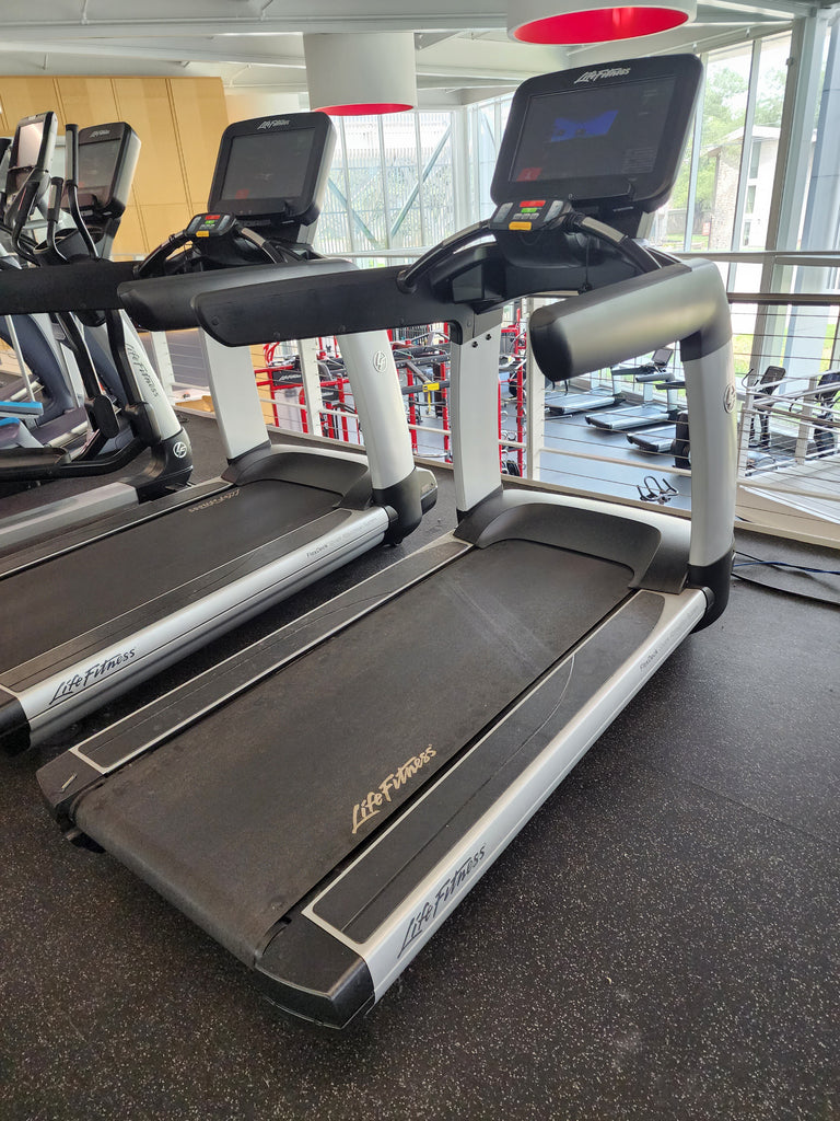 Life Fitness Discover SE3 95T Treadmill Elevation CFF STRENGTH