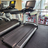 Life Fitness Discover SE3 95T Treadmill Elevation