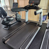 Life Fitness Discover SE3 95T Treadmill Elevation