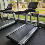 Life Fitness Discover SE3 95T Treadmill Elevation