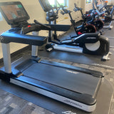 Life Fitness Integrity Treadmill w/SE3 HD Display Console