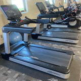 Life Fitness Integrity Treadmill w/SE3 HD Display Console