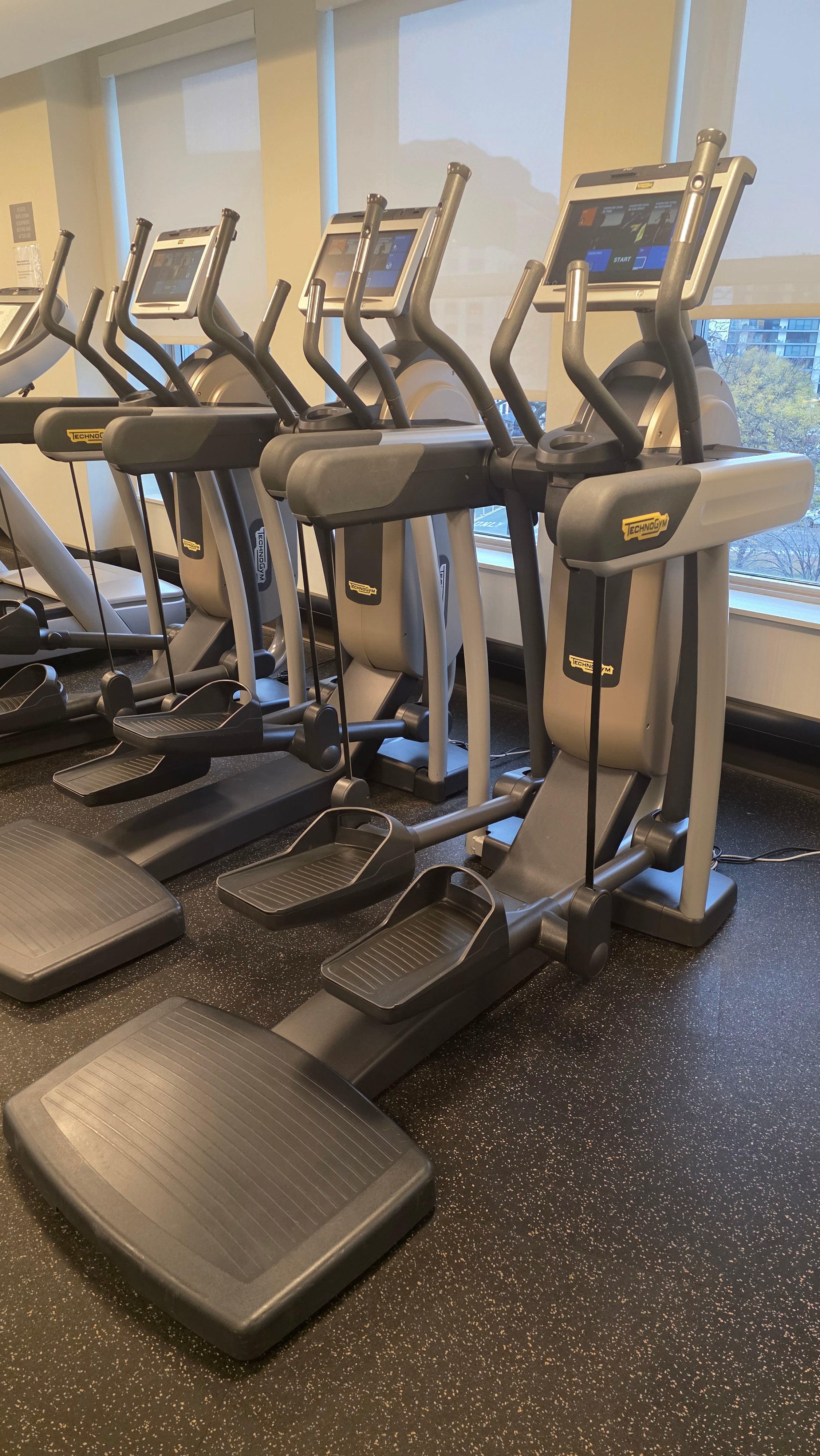 Technogym Vario Adaptive Elliptical Trainer – Unity 2.0 Console