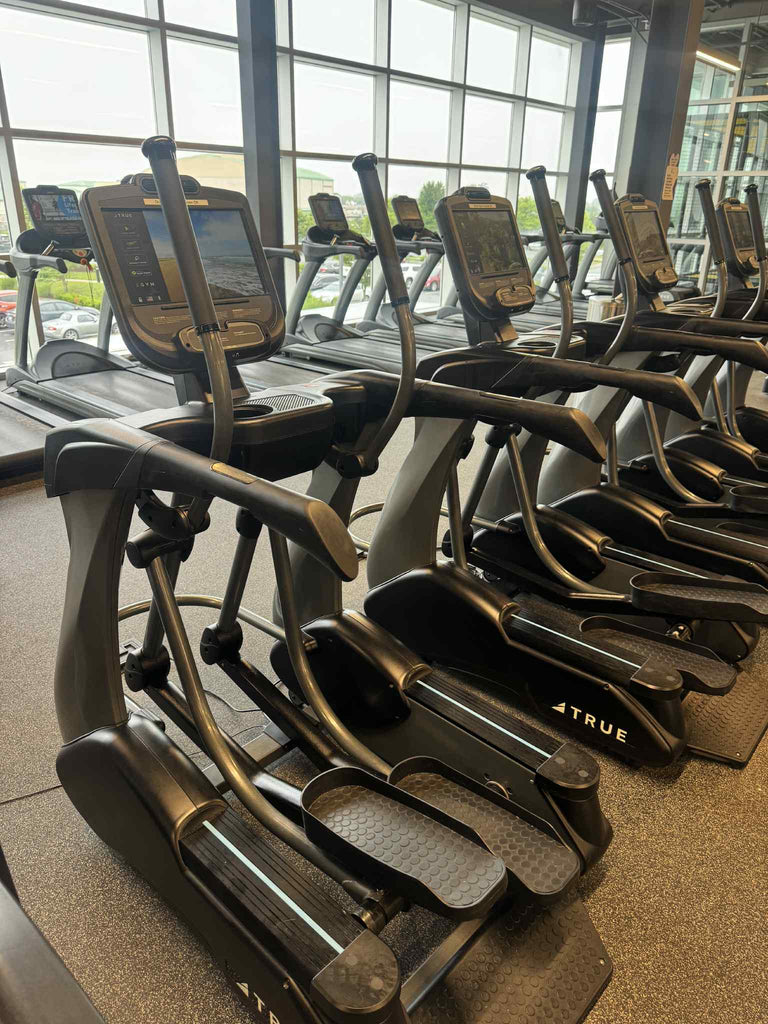 True Fitness Elliptical E900 – Envision 16