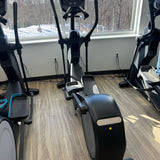 Precor EFX 885 Elliptical W/ P82 Console Converging Crossramp