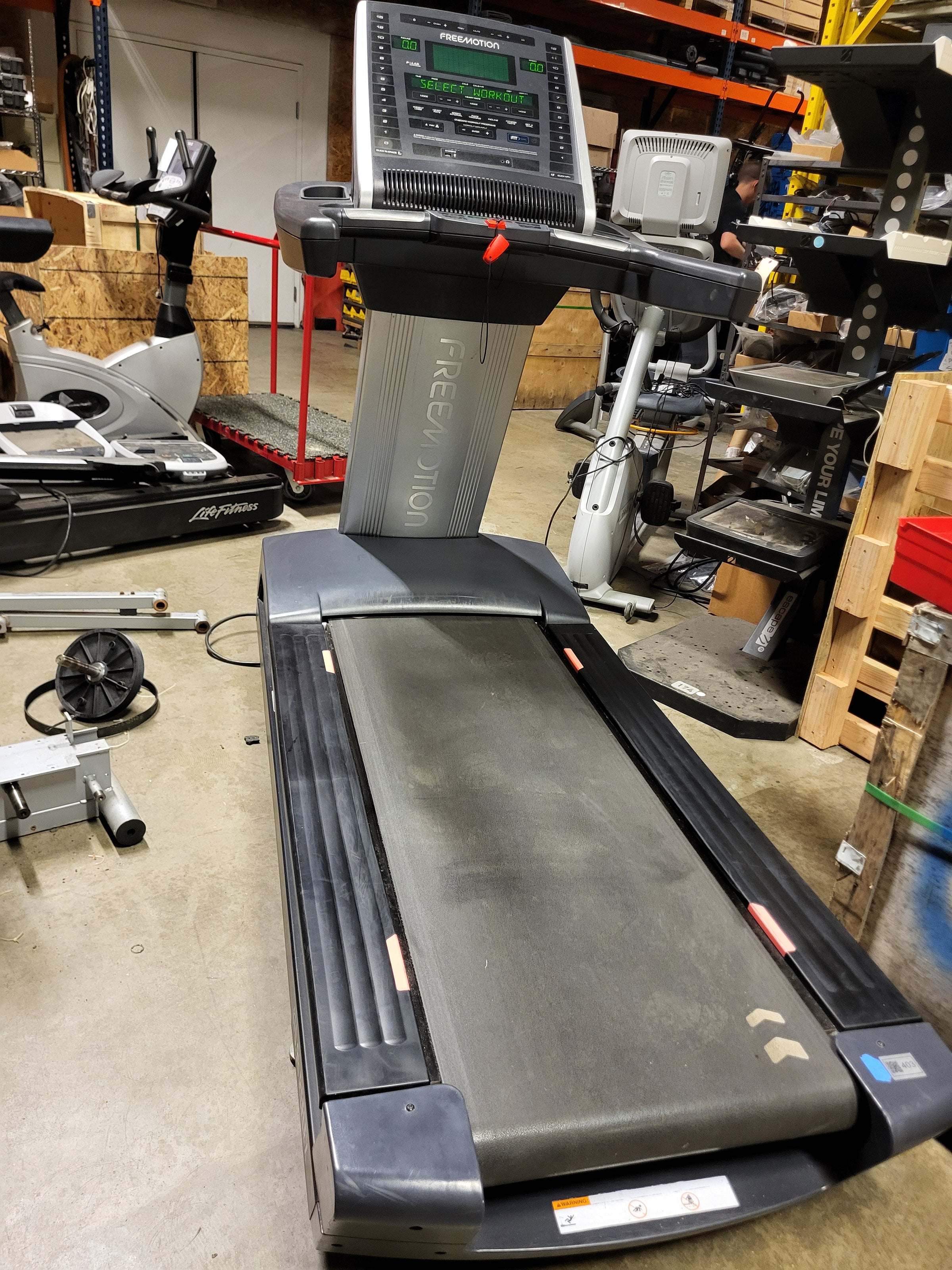 Free Motion t10.9b Commercial Treadmill | REFLEXTM LED