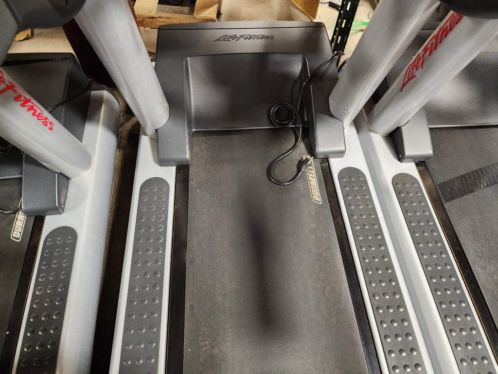 Life Fitness Integrity Series CLST Treadmill CFF STRENGTH EQUIPMENT
