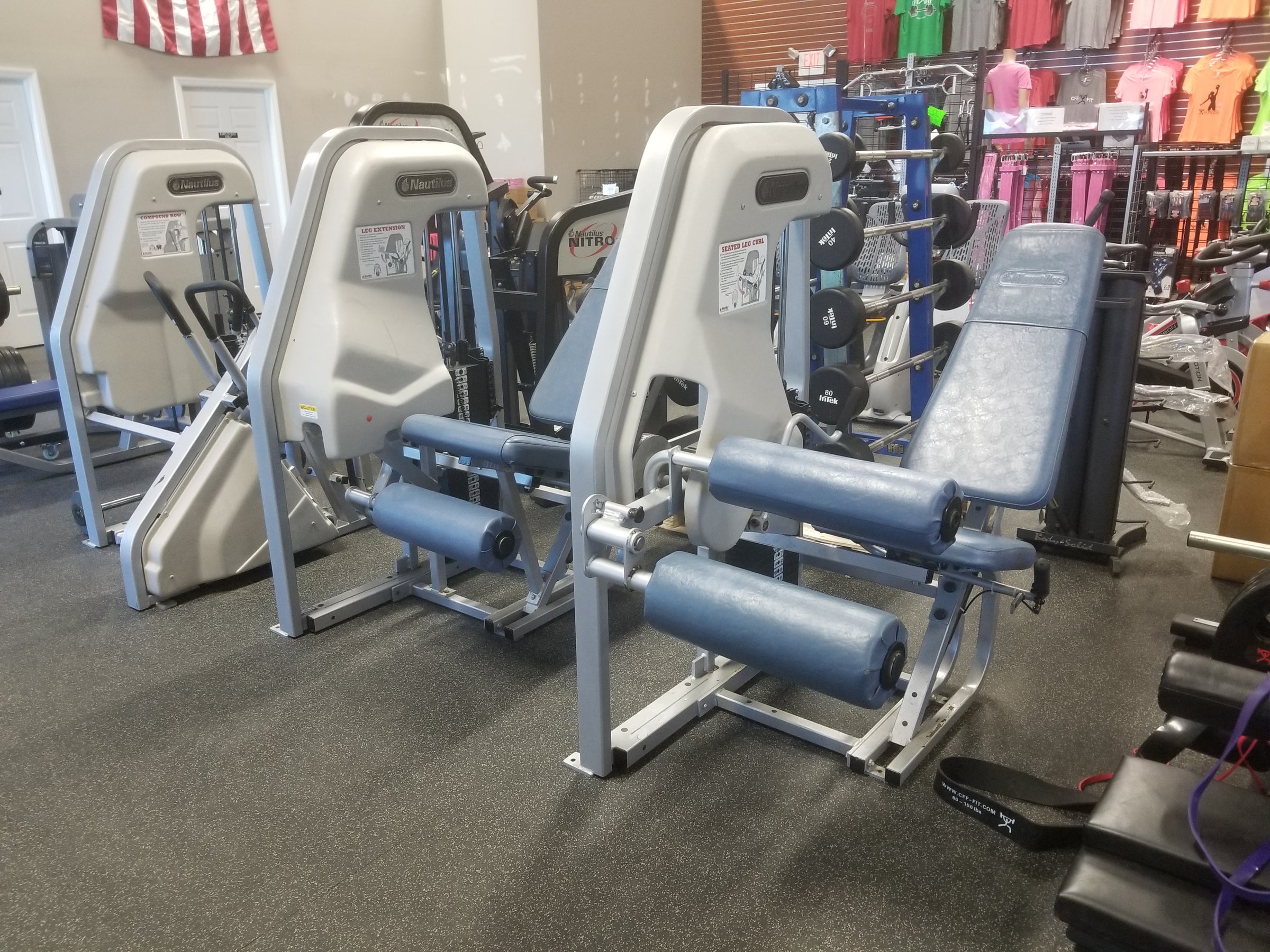 NAUTILUS 2ST LEG EXTENSION AND 2ST SEATED LEG CURL MACHINES